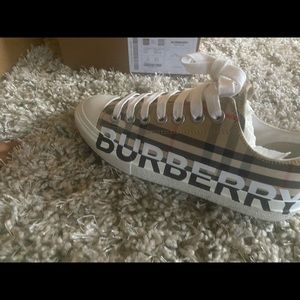 Burberry sneakers